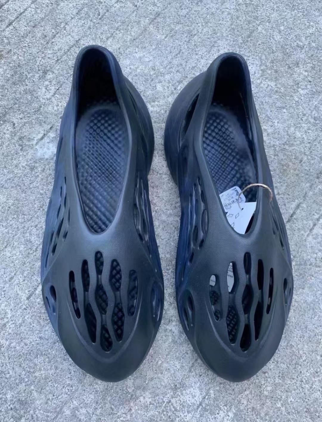 Adidas Yeezy Foam RNNR Mineral Blue  GV7903 review Jonas