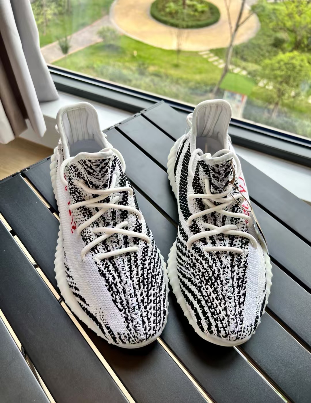 Adidas Yeezy Boost 350 V2 Zebra (2017/2022/2023) CP9654 review Augusto