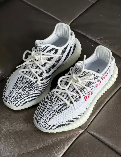 Adidas Yeezy Boost 350 V2 Zebra (2017/2022/2023) CP9654 review 