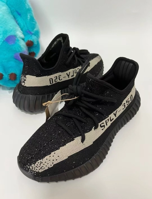 Adidas Yeezy Boost 350 V2 Core Black White (2016/2022) BY1604  review 