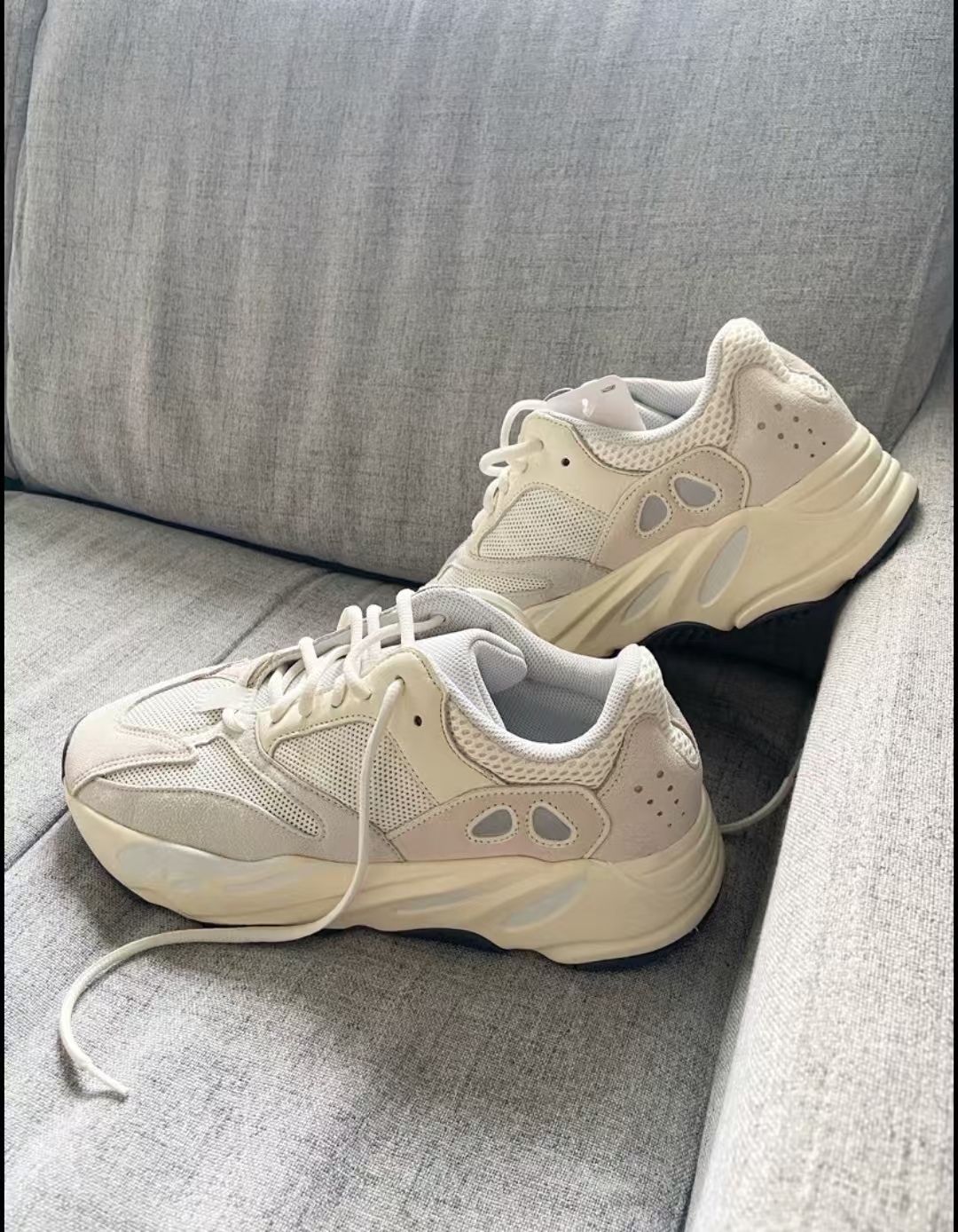 Adidas Yeezy Boost 700 Analog (2019/2023)  EG7596 review Brooklyn