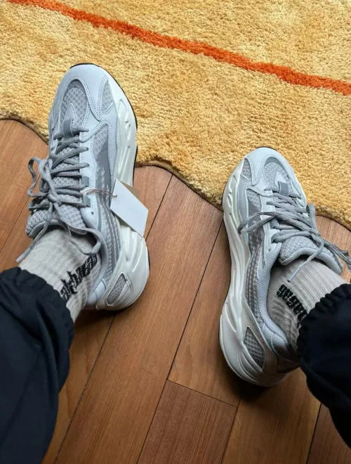 Adidas Yeezy Boost 700 V2 Static (2018/2022/2023)  EF2829 review 
