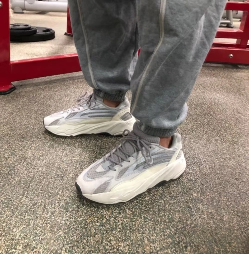 Adidas Yeezy Boost 700 V2 Static (2018/2022/2023)  EF2829 review 