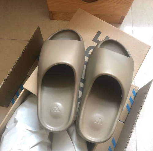 Adidas Yeezy Slide Pure (Restock Pair) GW1934 review 