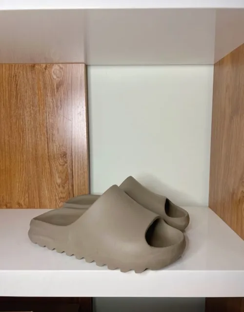 Adidas Yeezy Slide Pure (Restock Pair) GW1934 review 