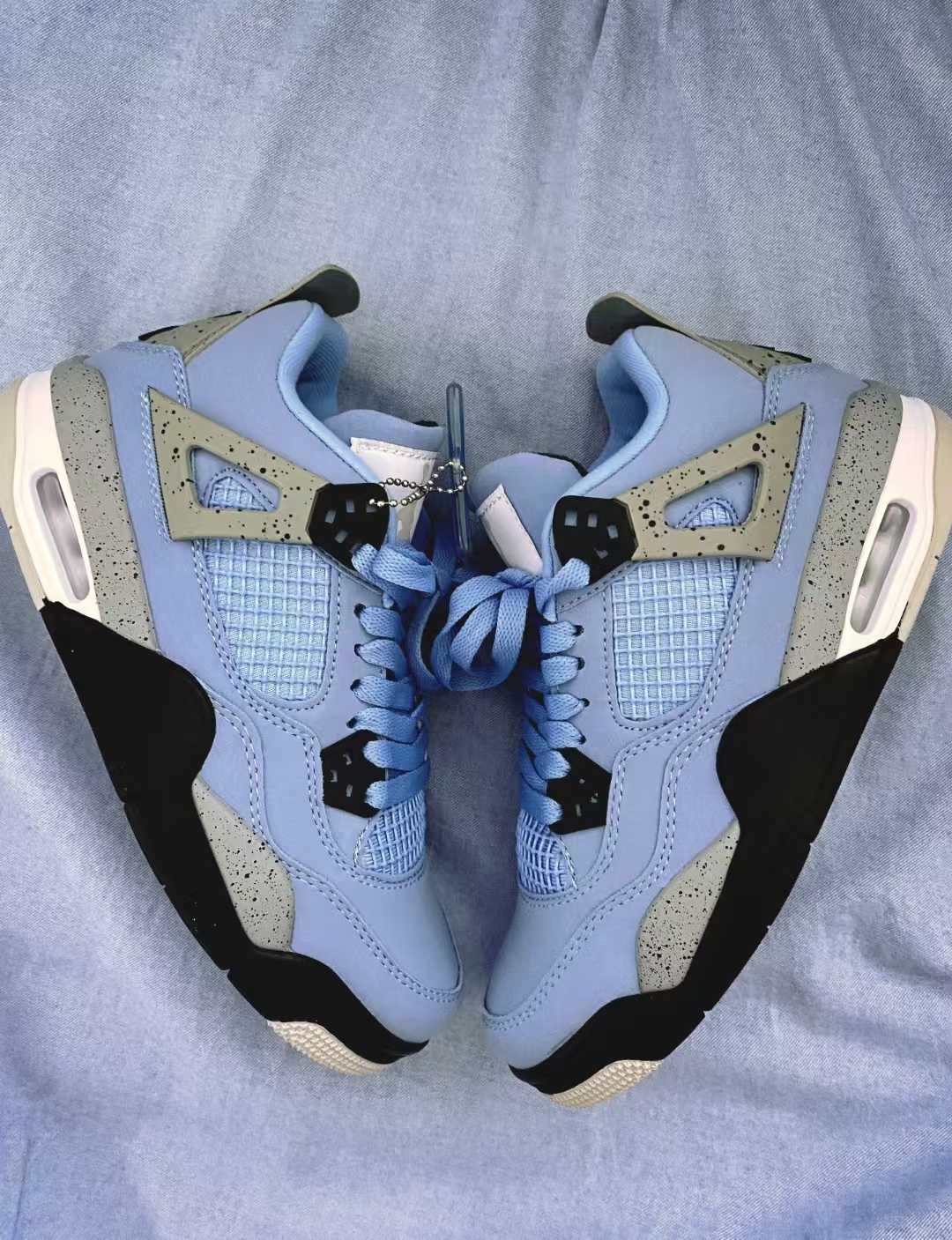 Air Jordan 4 Retro University Blue  CT8527-400 review Sebastian Mikayla