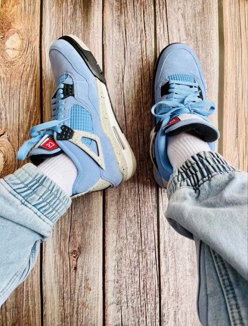 Air Jordan 4 Retro University Blue  CT8527-400 review 