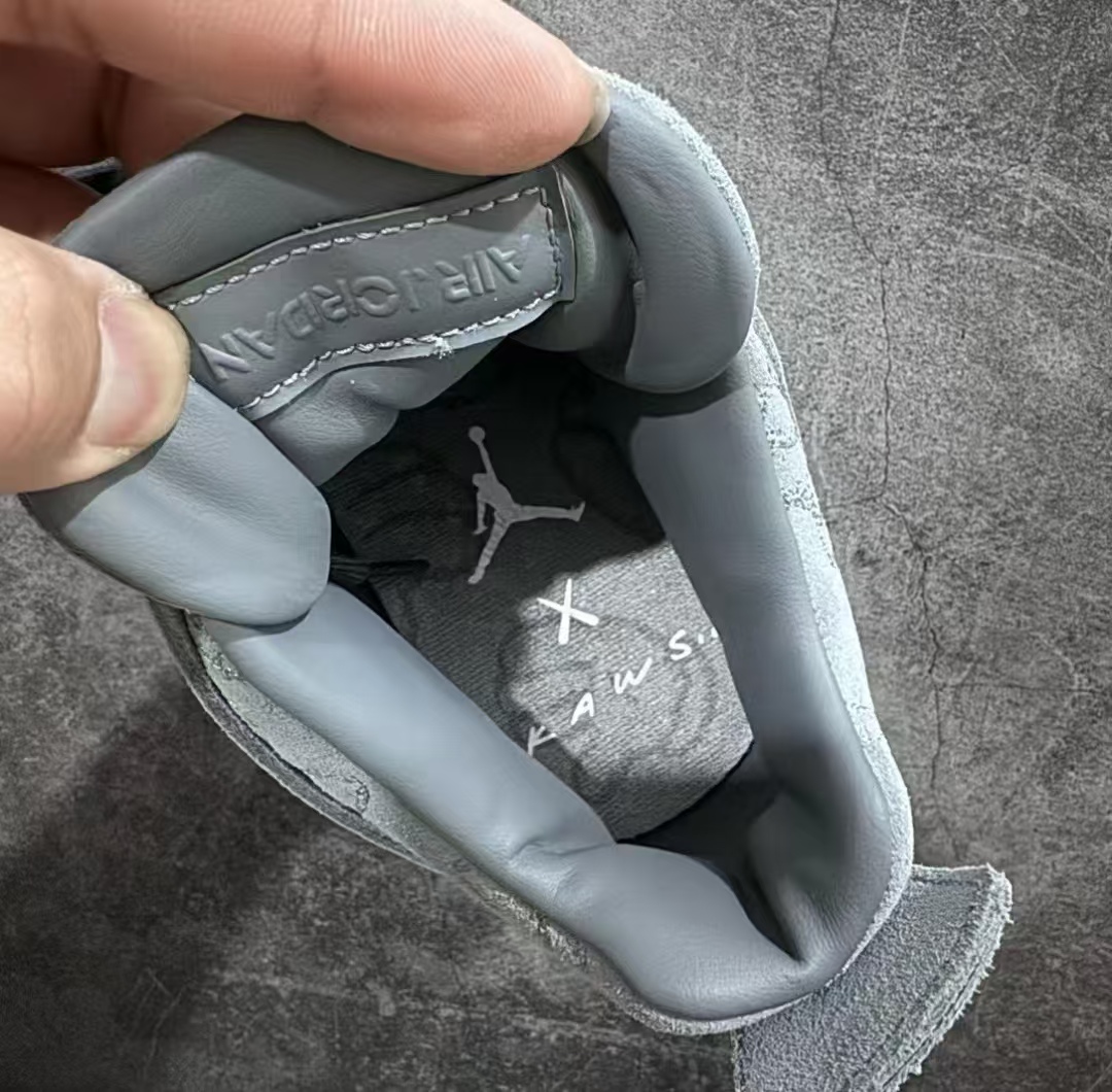 Air Jordan 4 Retro Kaws 930155-003  review Ali Alice 01