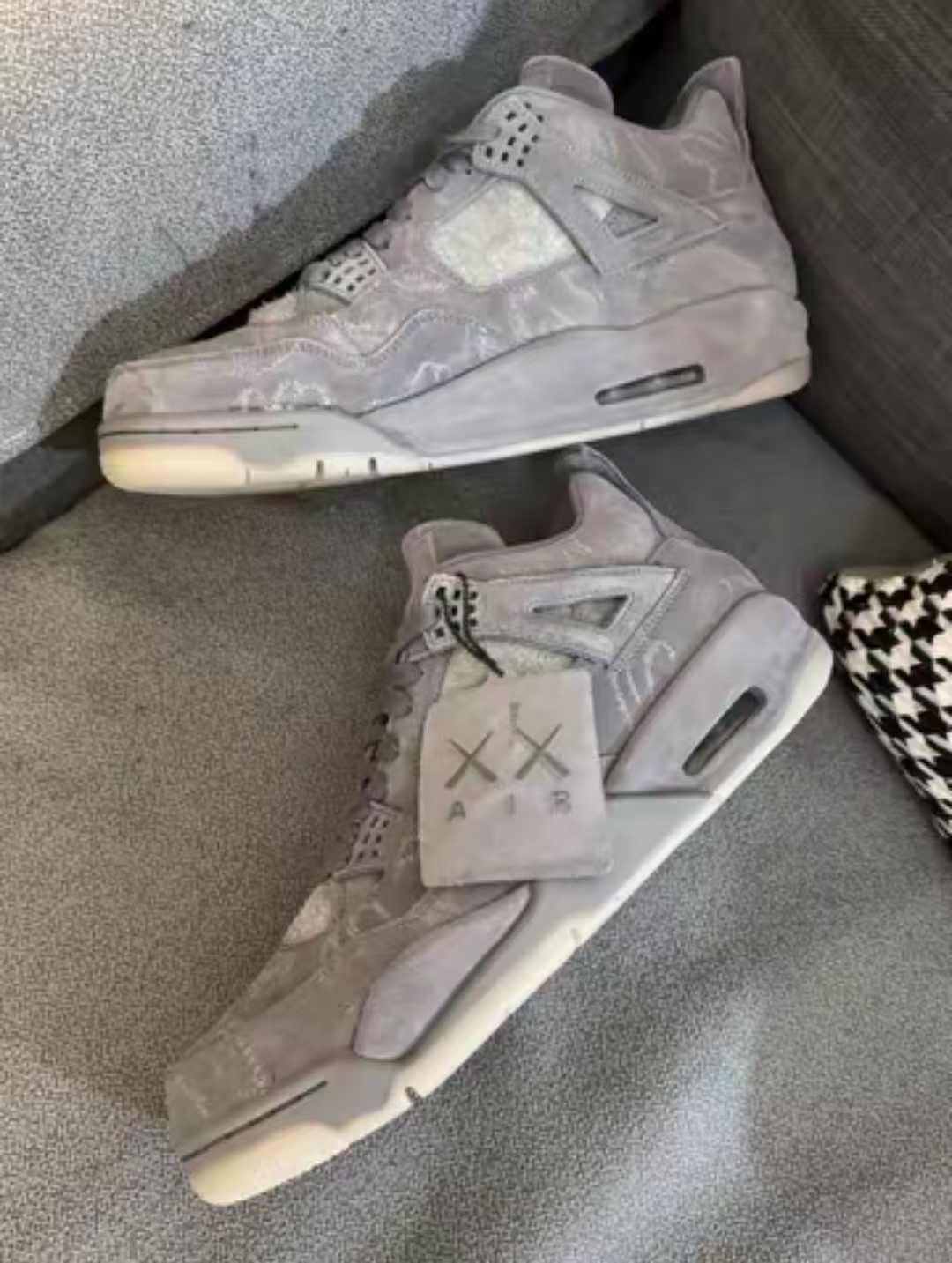 Air Jordan 4 Retro Kaws 930155-003  review Maria