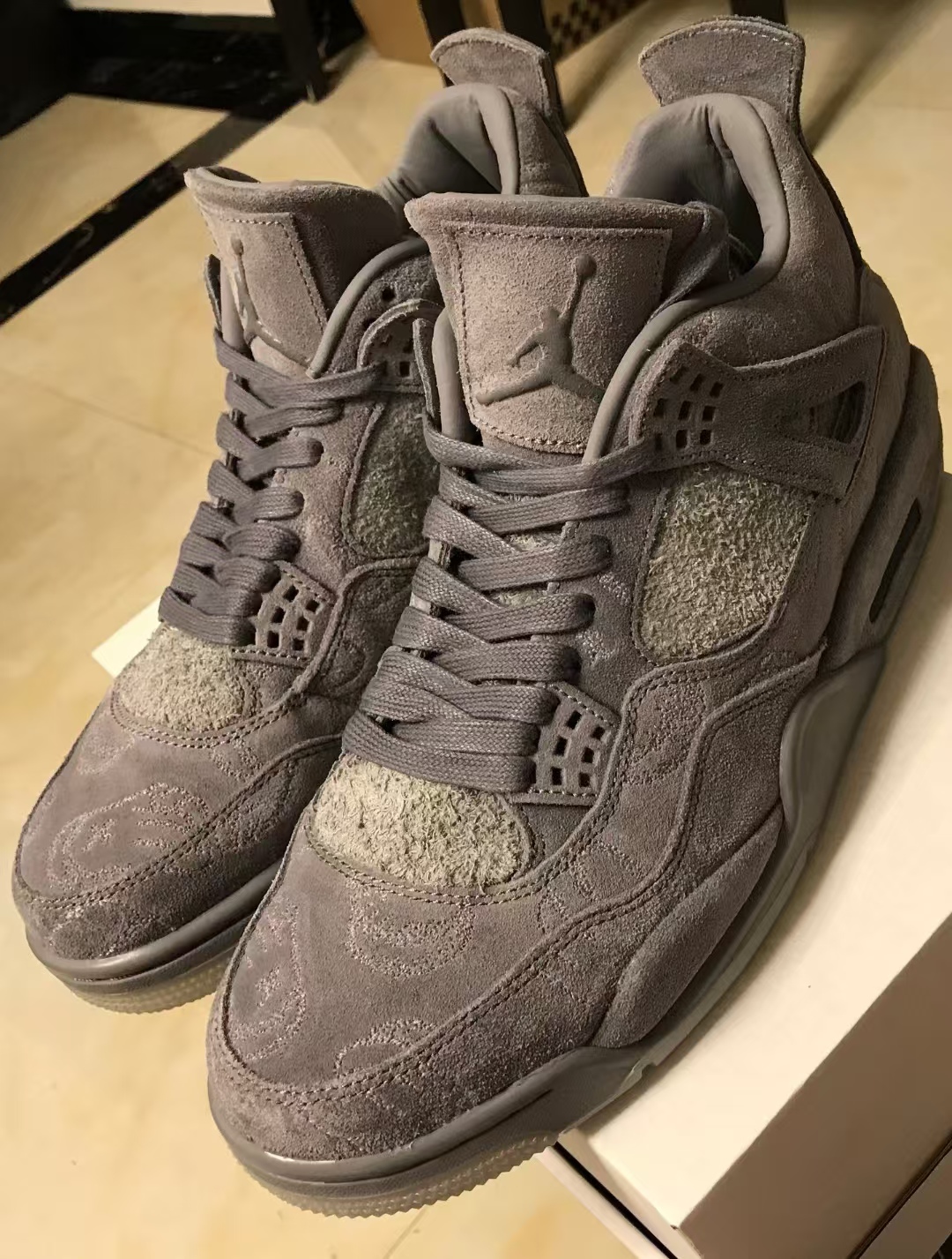 Air Jordan 4 Retro Kaws 930155-003  review William Ella