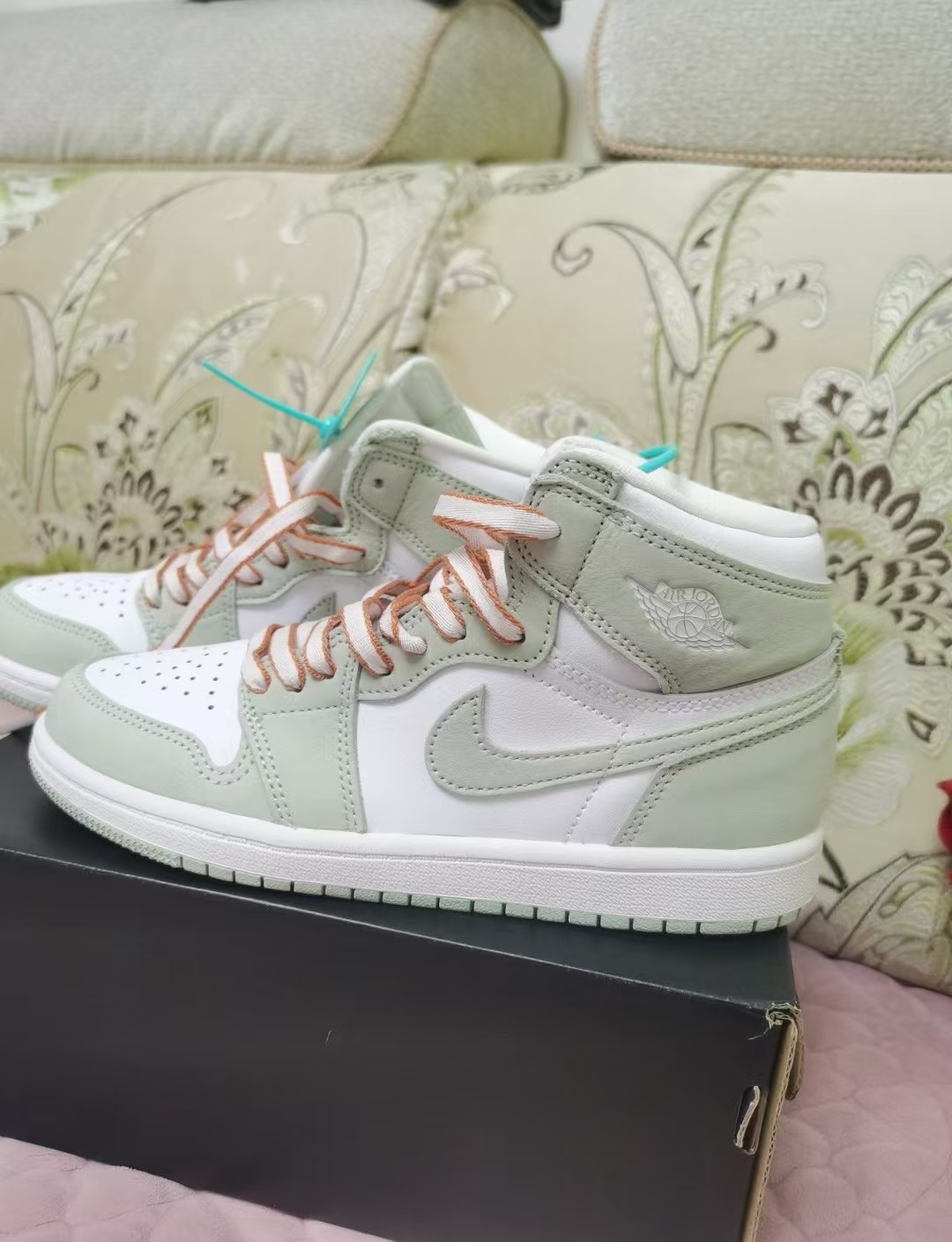 Air Jordan 1 Retro High OG Seafoam (Women's) CD0461-002  review Claudia