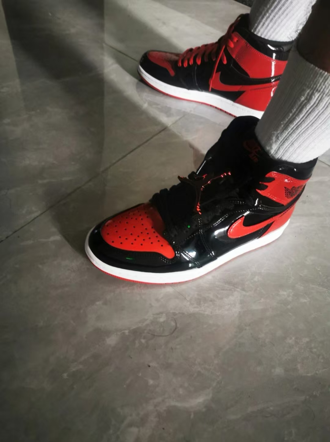 Air Jordan 1 Retro High OG Patent Bred 555088-063 review Markus