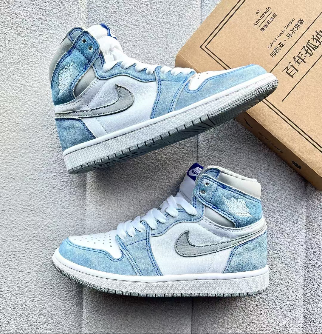 Air Jordan 1 Retro High Hyper Royal Smoke Grey 555088-402 review Gabriella