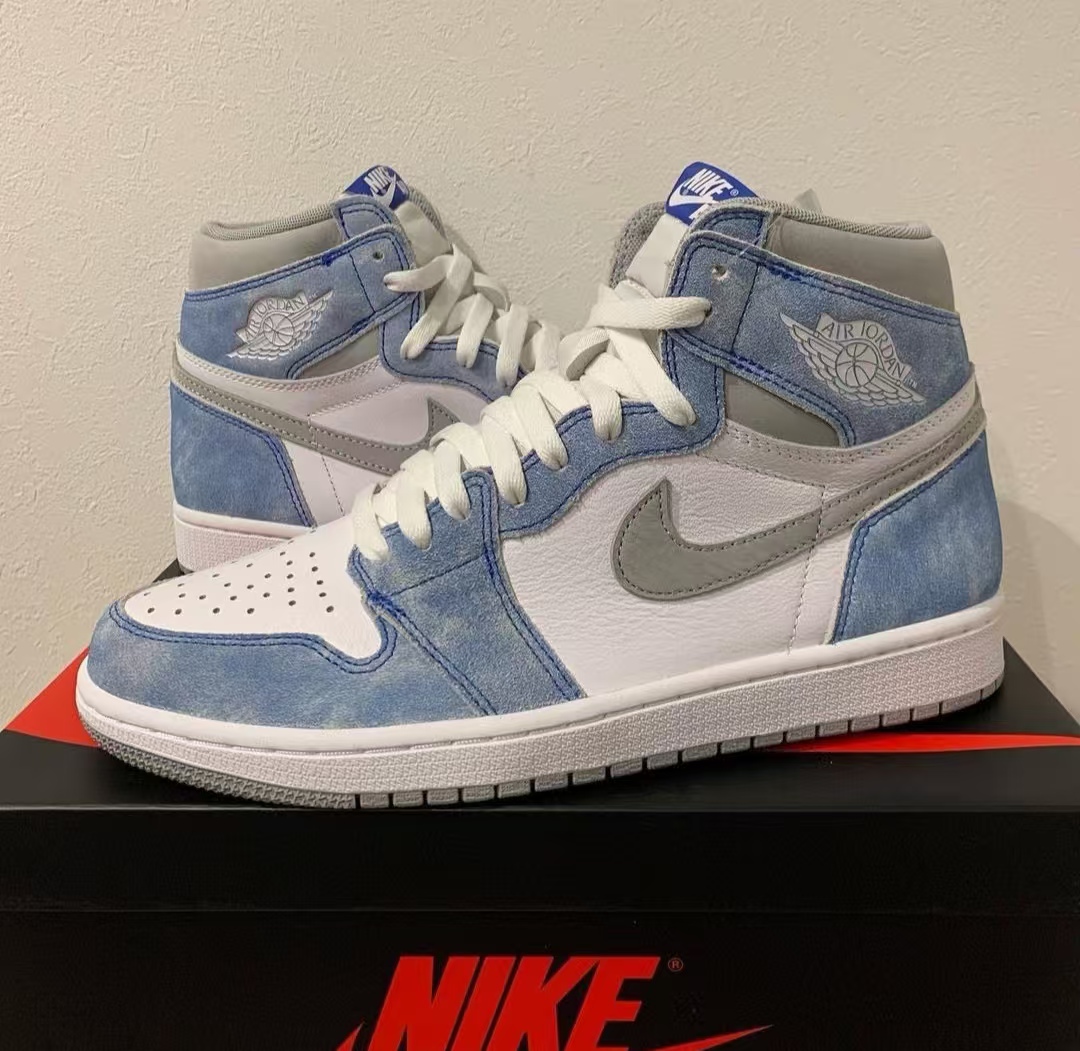 Air Jordan 1 Retro High Hyper Royal Smoke Grey 555088-402 review Quella