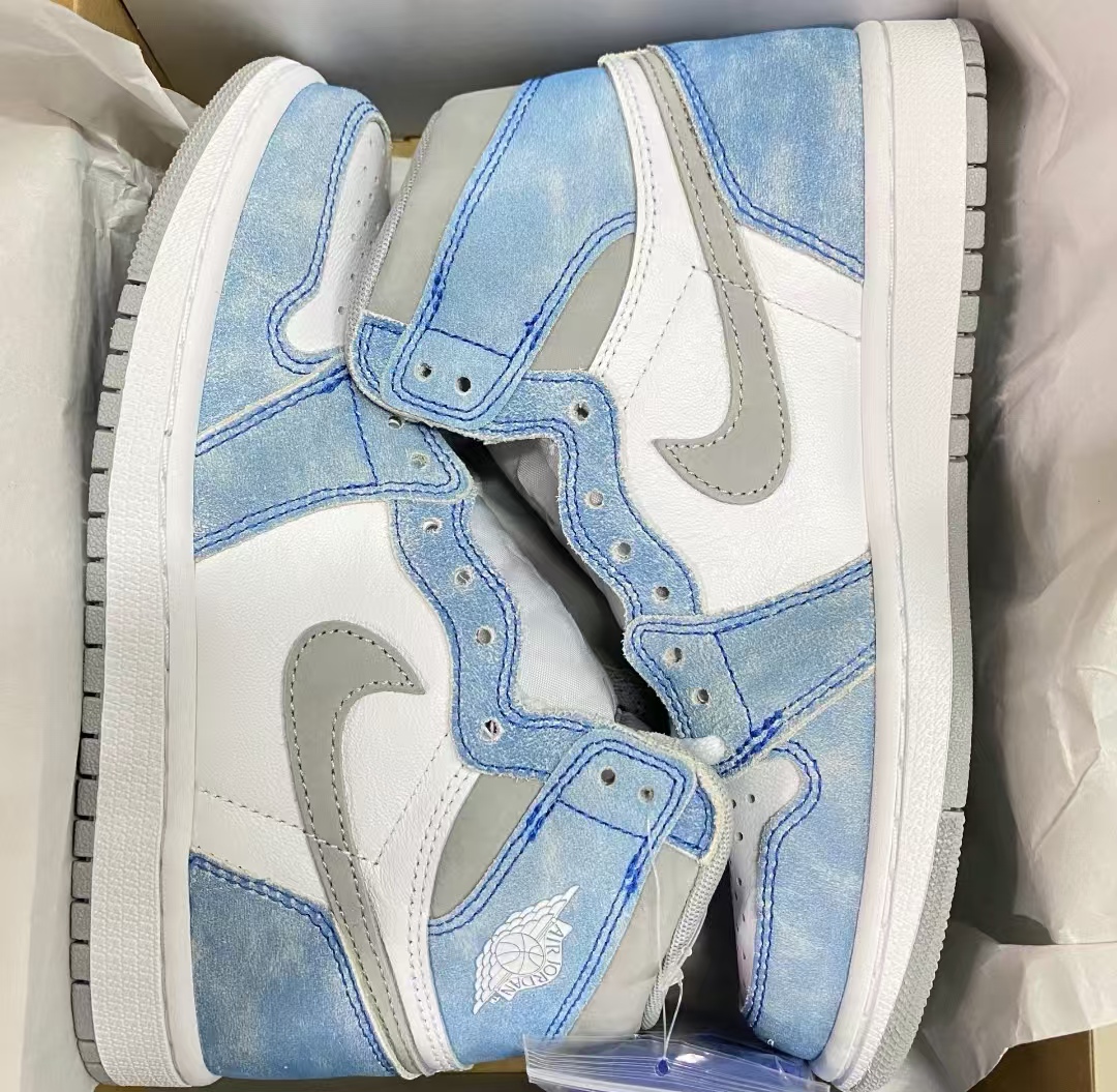 Air Jordan 1 Retro High Hyper Royal Smoke Grey 555088-402 review Claudia
