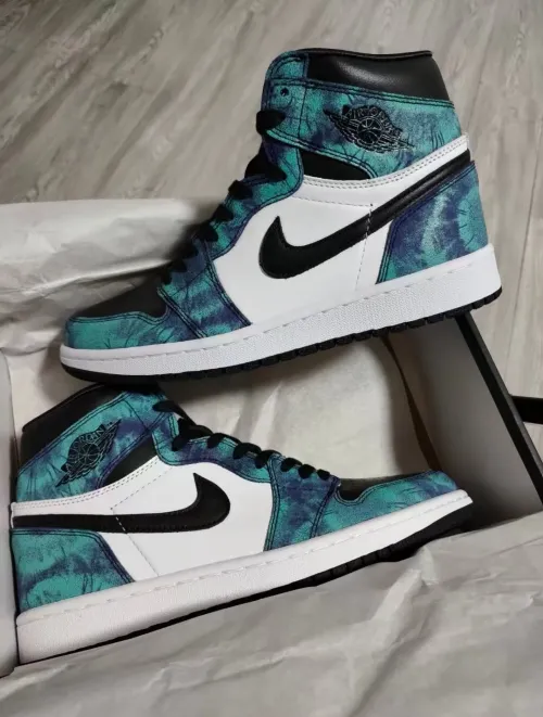 Air Jordan 1 Retro High Tie Dye (Women's) CD0461-100 review 