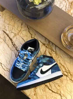 Air Jordan 1 Retro High Tie Dye (Women's) CD0461-100 review Anne 02