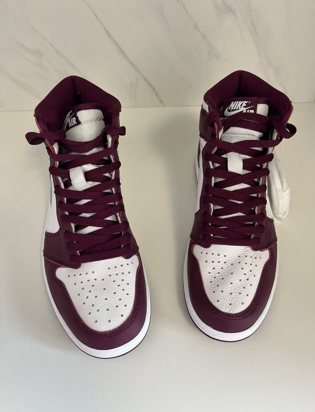 Air Jordan 1 High OG Bordeaux  555088-611 review ARCHIE AMBER