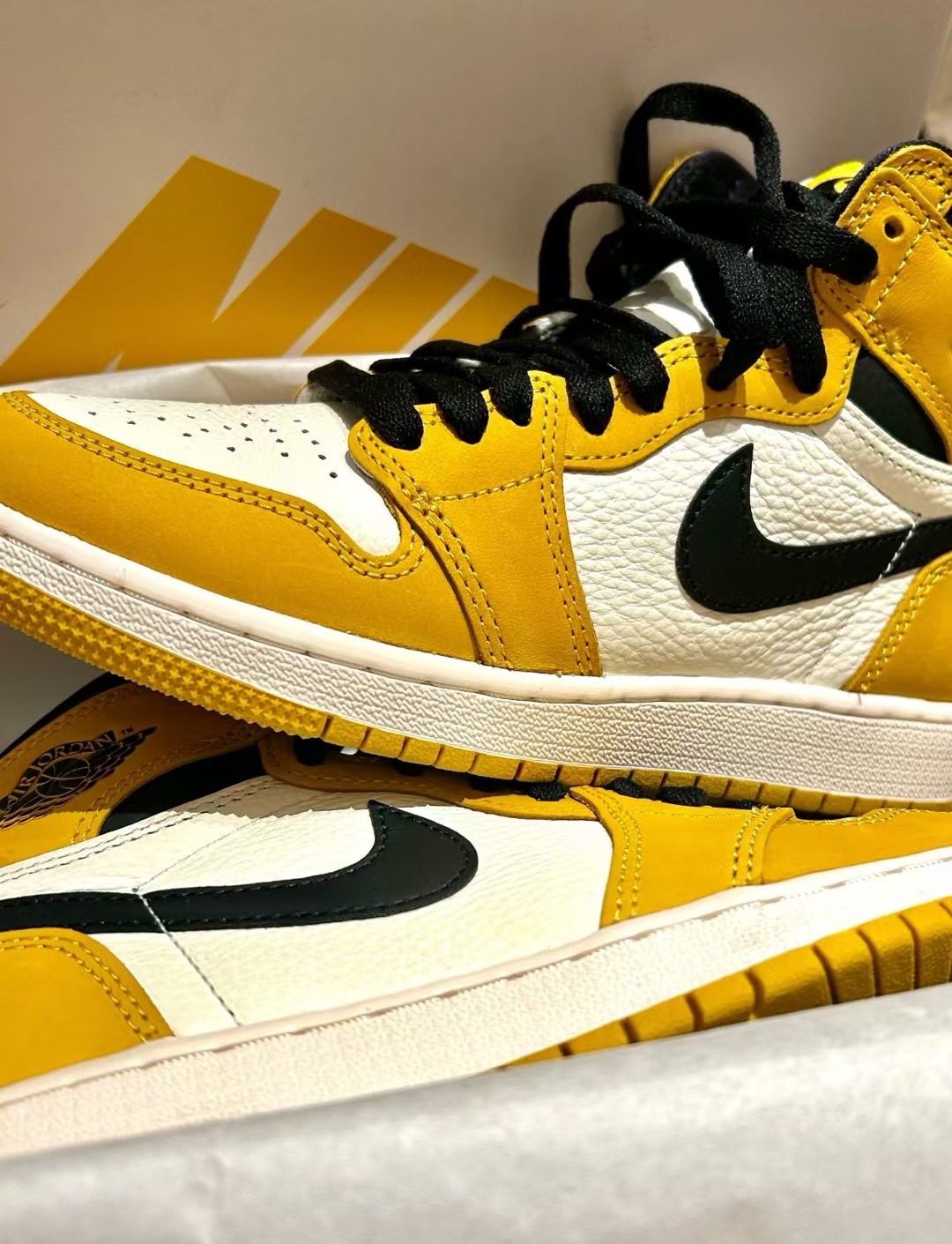 Air Jordan 1 High OG “Yellow Ochre” DZ5485-701 review CHARLES LOLA