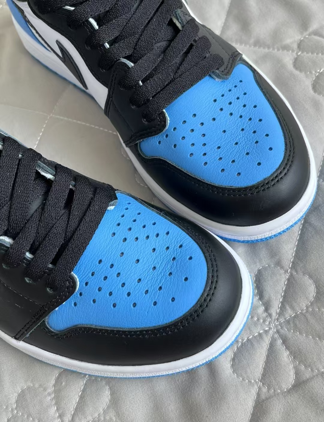  Air Jordan 1 High OG “UNC Toe” DZ5485-400 review ALEX SARAH 01