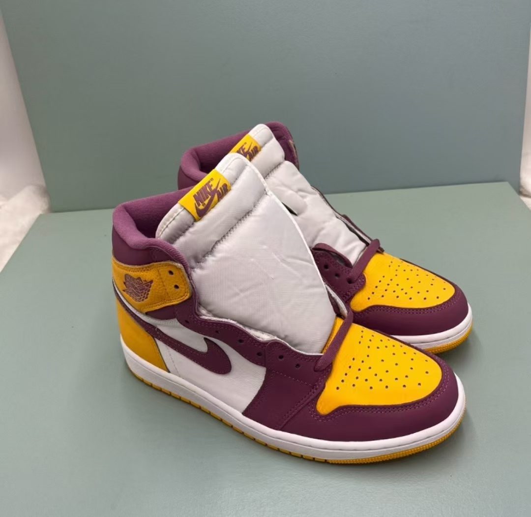 Air Jordan 1 High OG “Brotherhood” 555088-706 review Samuel Grace