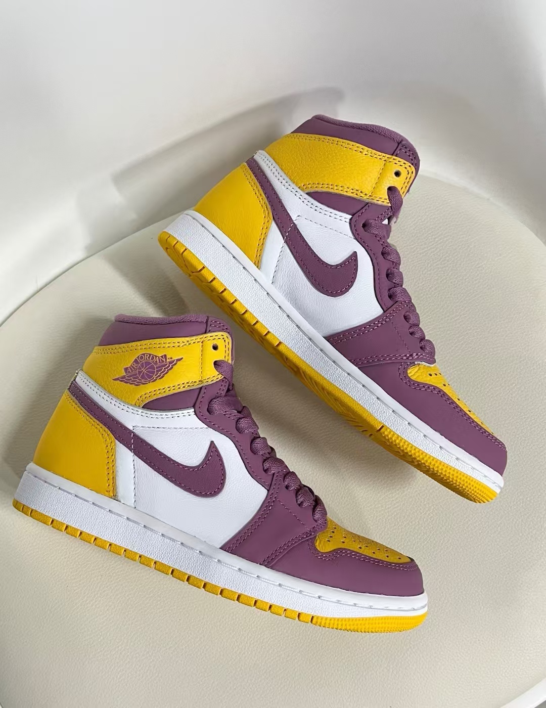 Air Jordan 1 High OG “Brotherhood” 555088-706 review Matthew Sarah