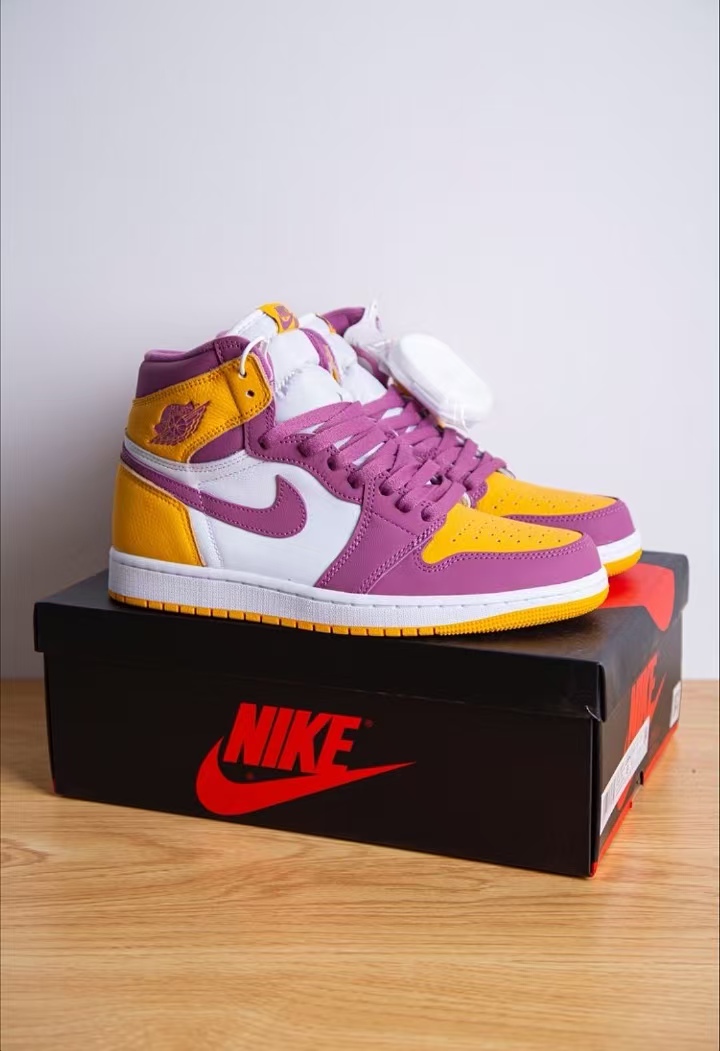 Air Jordan 1 High OG “Brotherhood” 555088-706 review Oliver Zoe