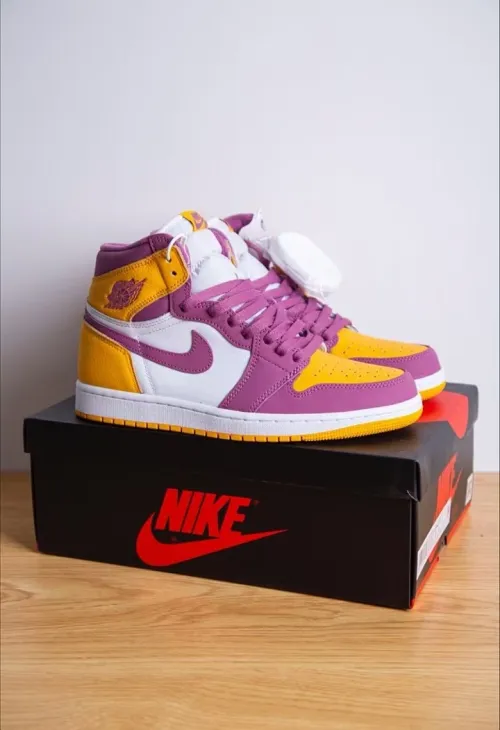 Air Jordan 1 High OG “Brotherhood” 555088-706 review 