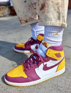 Air Jordan 1 High OG “Brotherhood” 555088-706 review Nicholas Emma