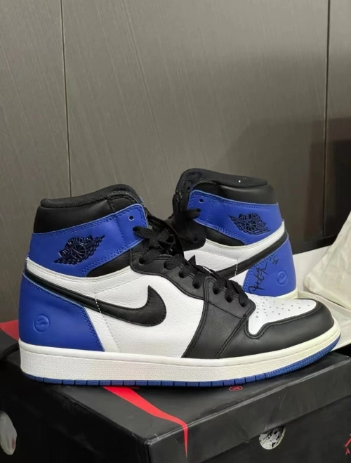 Air Jordan 1 Retro High Fragment 716371-040 review 