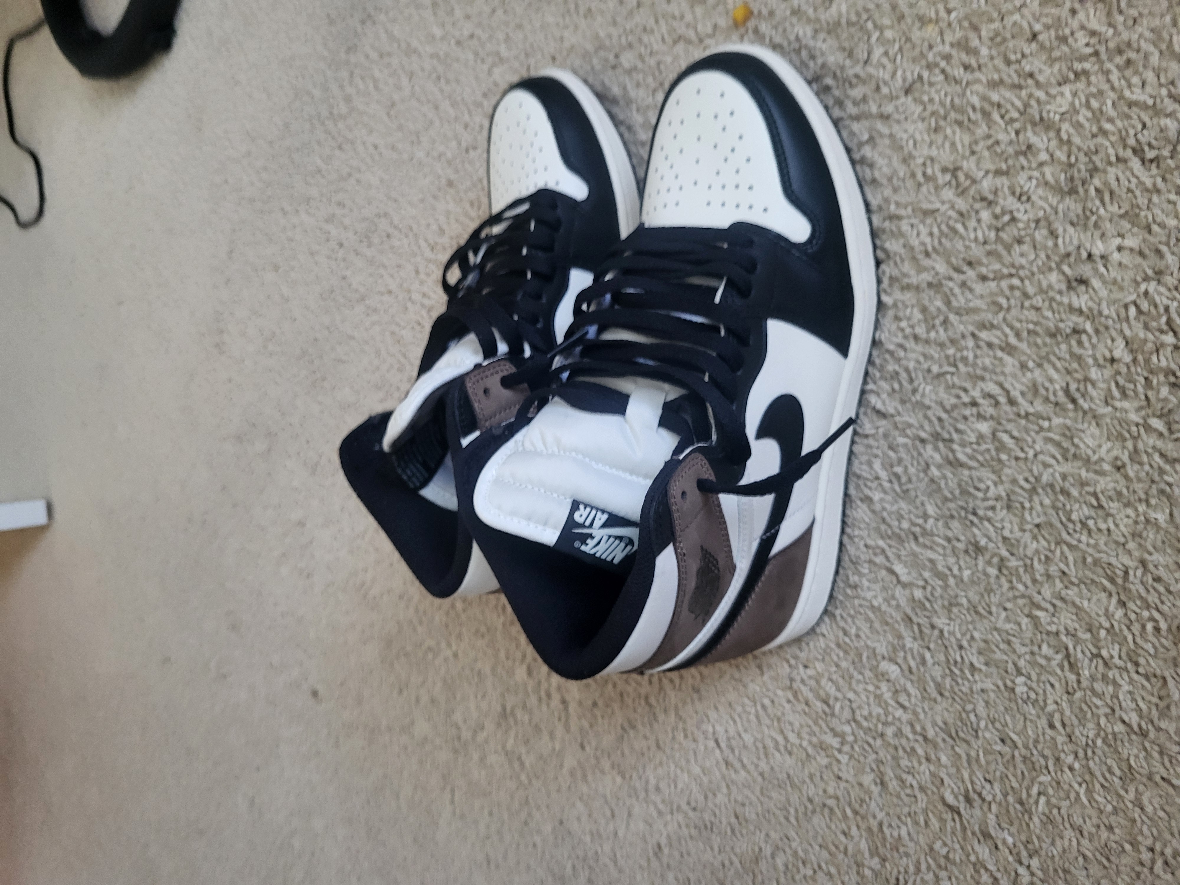 Air Jordan 1 Retro High Dark Mocha  555088-105 review L*** 00