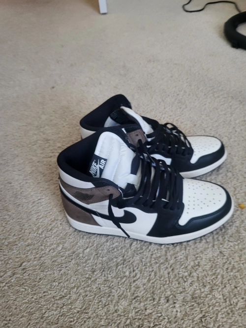 Air Jordan 1 Retro High Dark Mocha  555088-105 review 