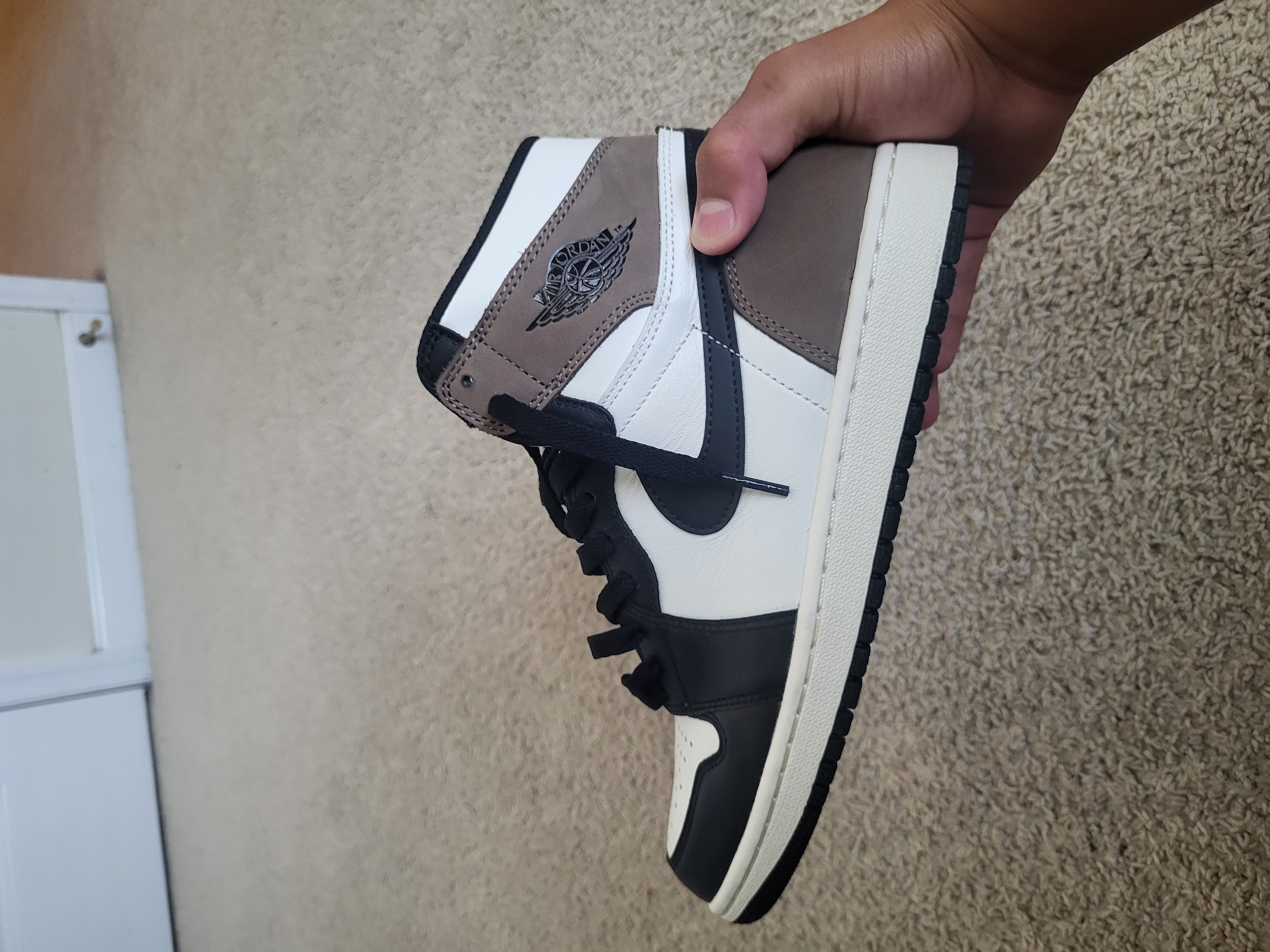 Air Jordan 1 Retro High Dark Mocha  555088-105 review L*** 03