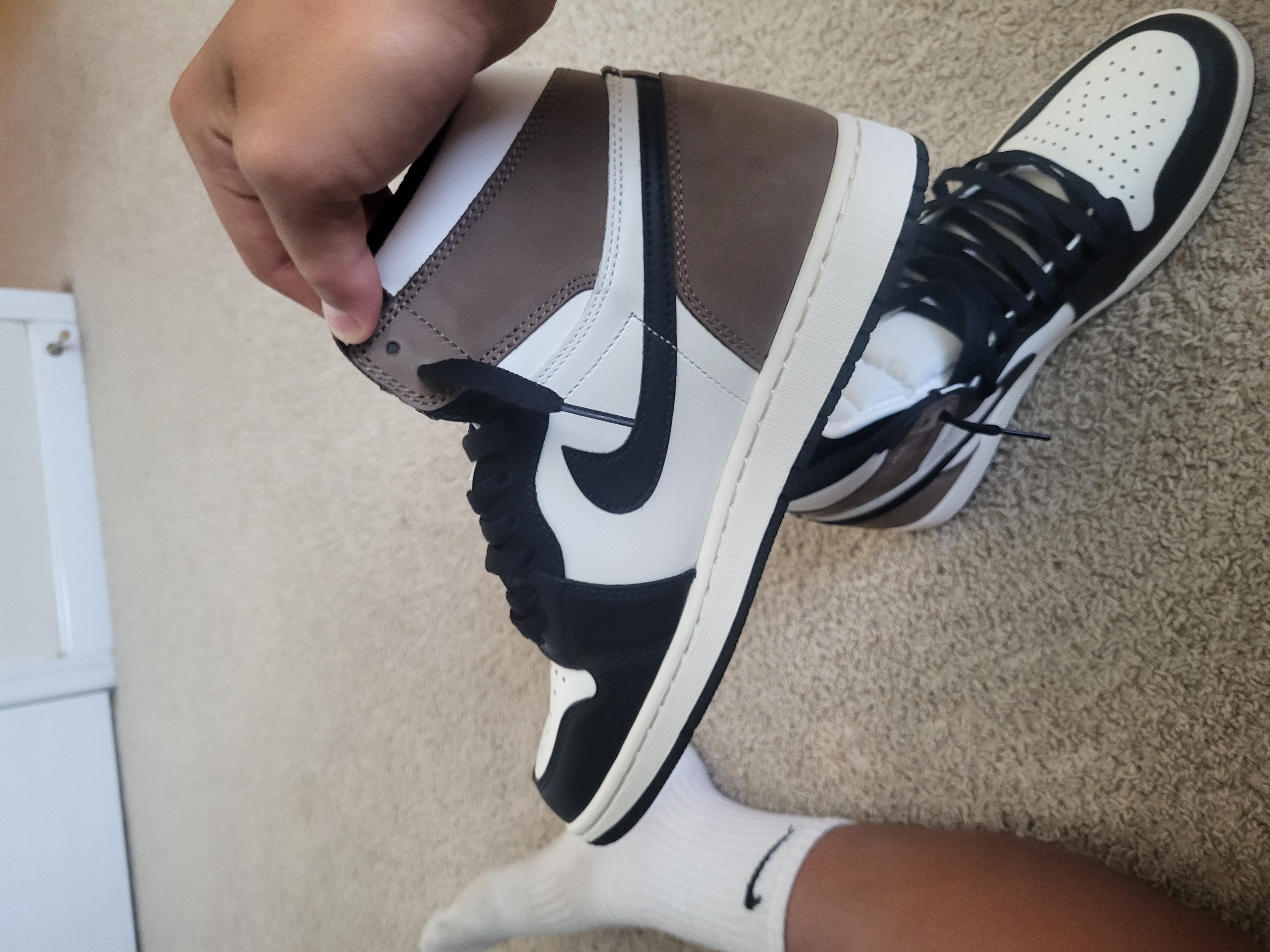 Air Jordan 1 Retro High Dark Mocha  555088-105 review L*** 04