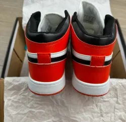 Air Jordan 1 Retro High Bred Toe 555088-610 review Thomas 02