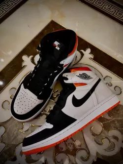 Air Jordan 1 Retro High Electro Orange 555088-180  review David 02