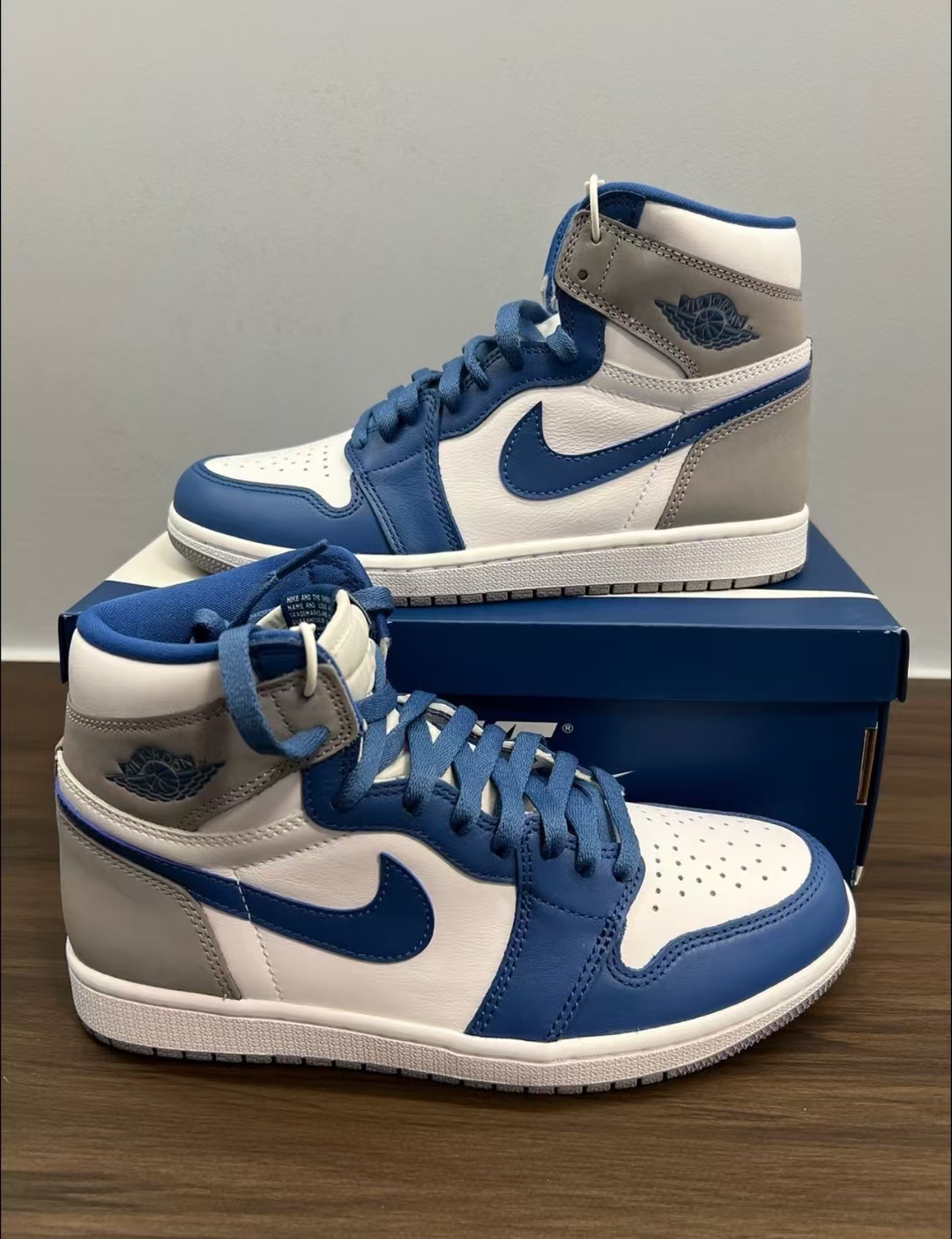 Air Jordan 1 Retro High OG True Blue DZ5485-410 review whitehead 00