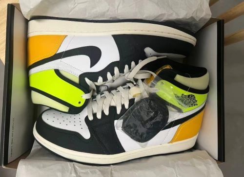 Air Jordan 1 Retro High White Black Volt University Gold 555088-118  review 