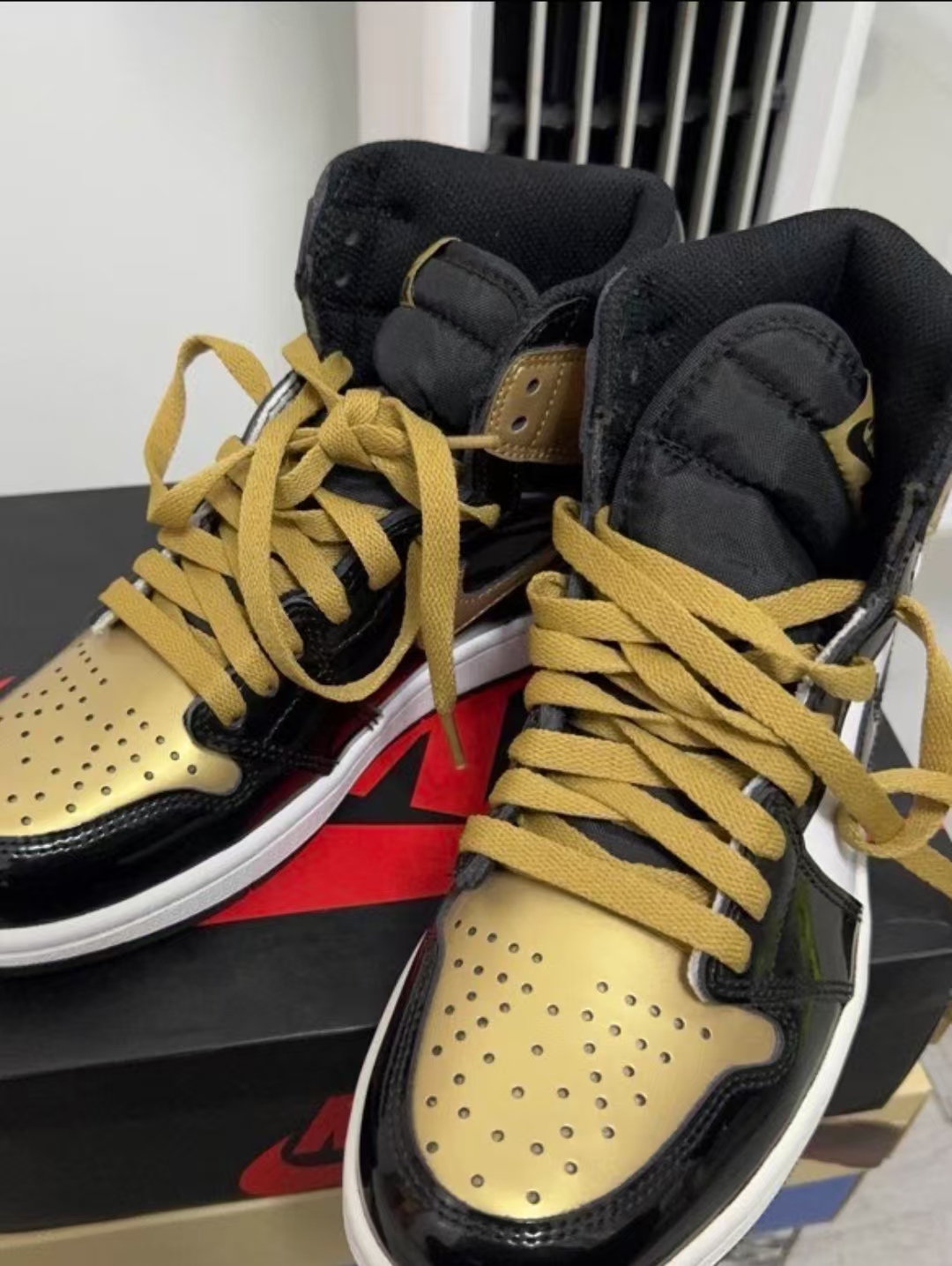Air Jordan 1 Retro High NRG Patent Gold Toe 861428-007 review Oscar Ferris 00