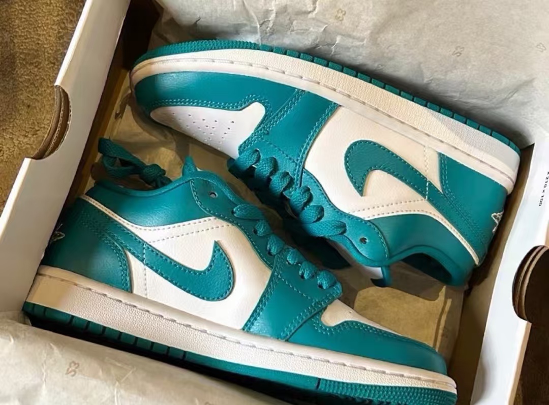 Air Jordan 1 Low New Emerald (Women's) DC0774-132 review Nicholas