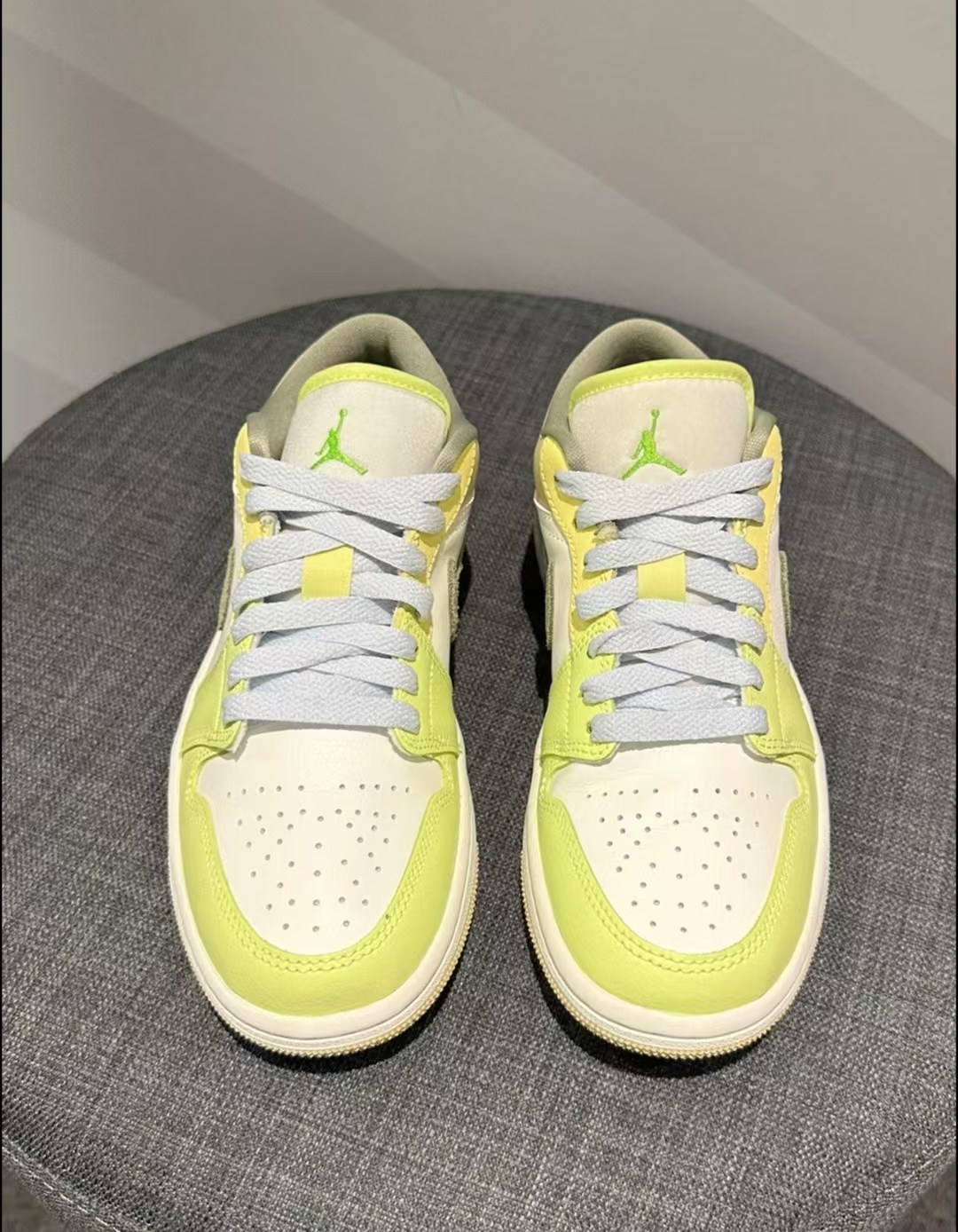 Air Jordan 1 Low Sail White Oil Green (Women's)  FD9906-131  review Wayne 01