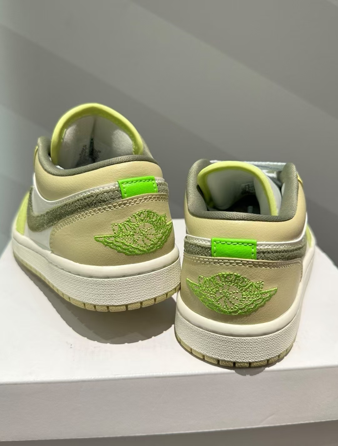Air Jordan 1 Low Sail White Oil Green (Women's)  FD9906-131  review Ethan Isabella 01