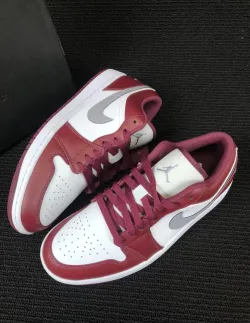 Air Jordan 1 Low White Bordeaux 553558-615 review Blake Jordan 02
