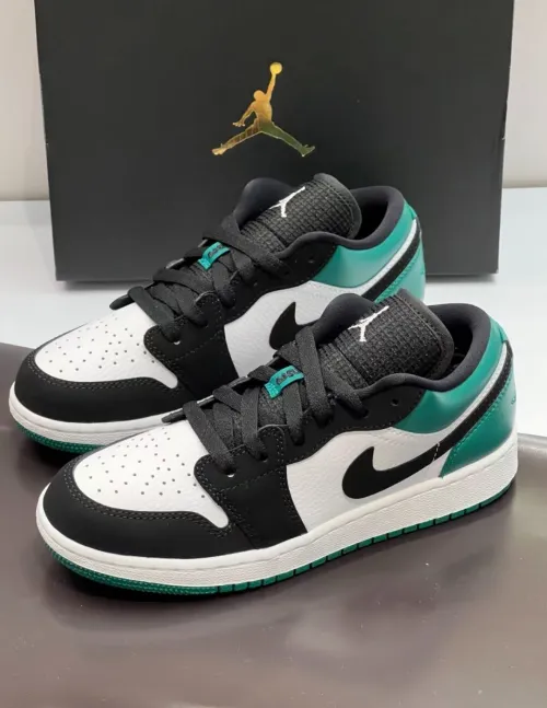 Air Jordan 1 Low White Black Mystic Green 553558-113  review 