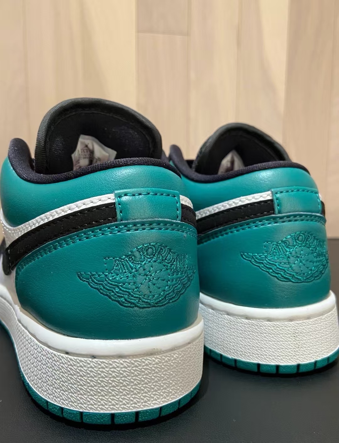 Air Jordan 1 Low White Black Mystic Green 553558-113  review Santo 01