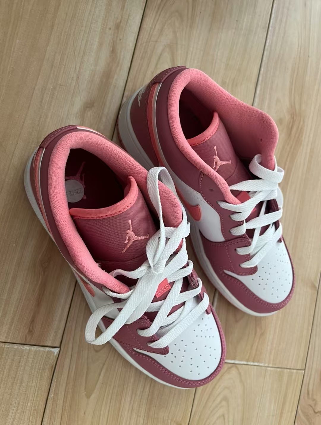  Air Jordan 1 Low Pink White 553560-616 review Ulises