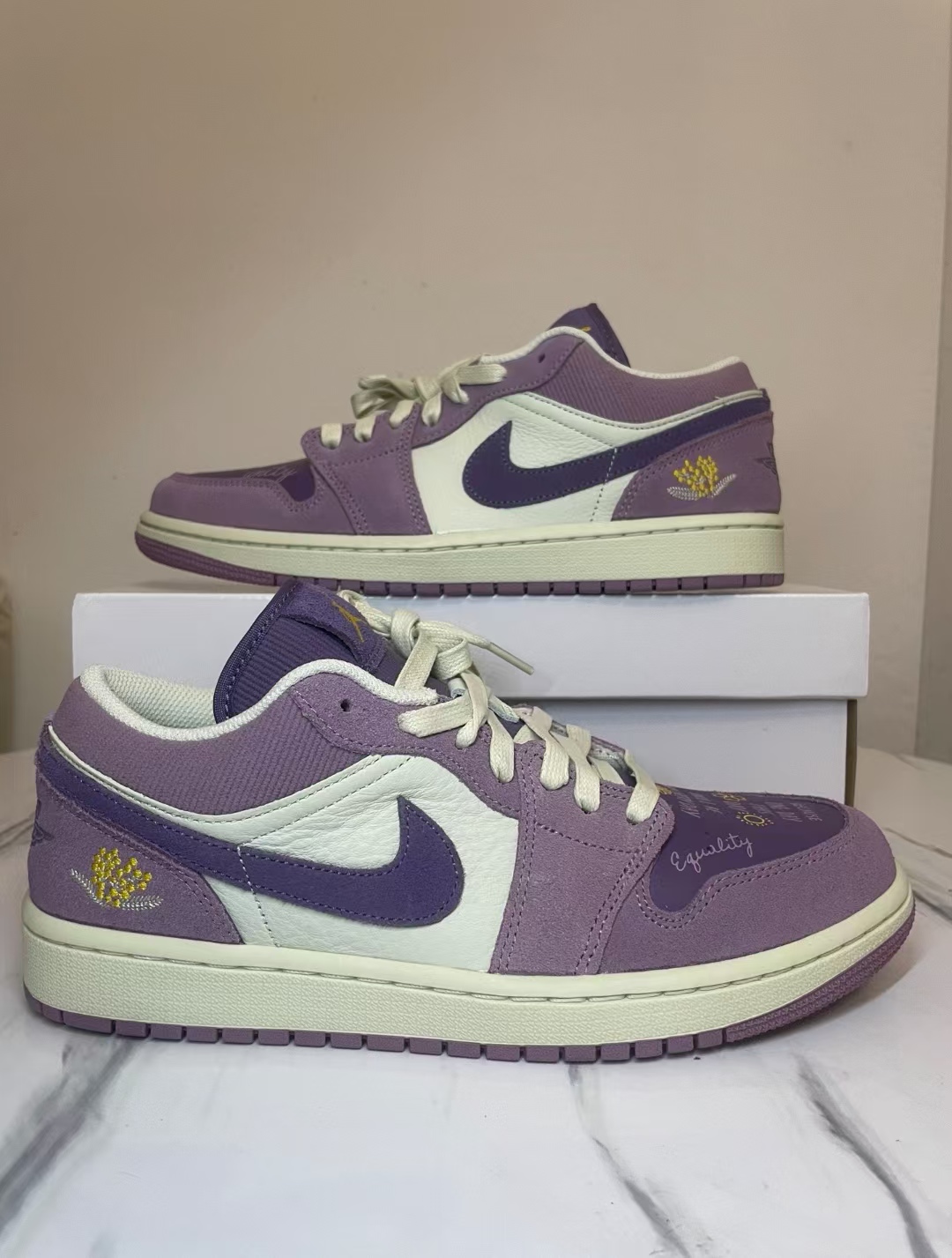 Air Jordan 1 Low Unity (Women's)   DR8057-500  review Carmelo 01