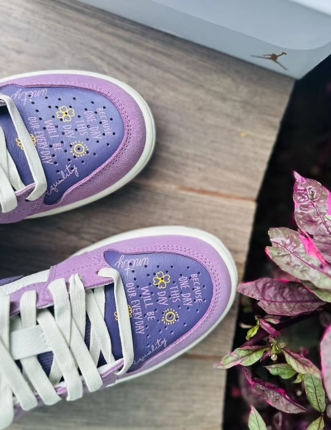 Air Jordan 1 Low Unity (Women's)   DR8057-500  review Urbano 01