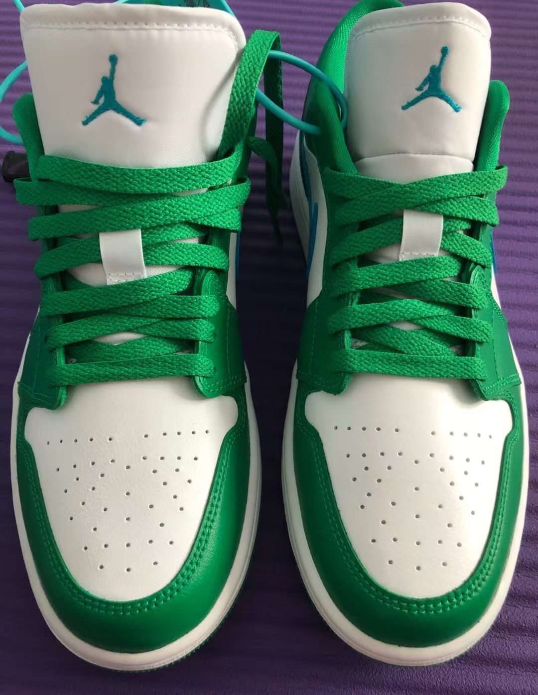 Air Jordan 1 Low Lucky Green Aquatone (Women's) DC0774-304 review Juana 00