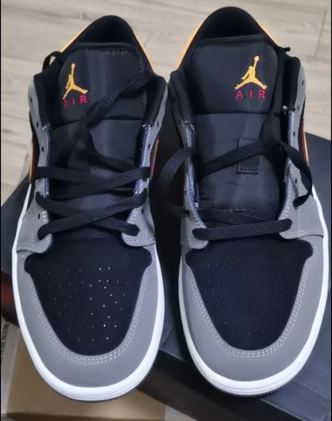 Air Jordan 1 Low SE Light Graphite Vivid Orange FB7308-008 review Emily 01